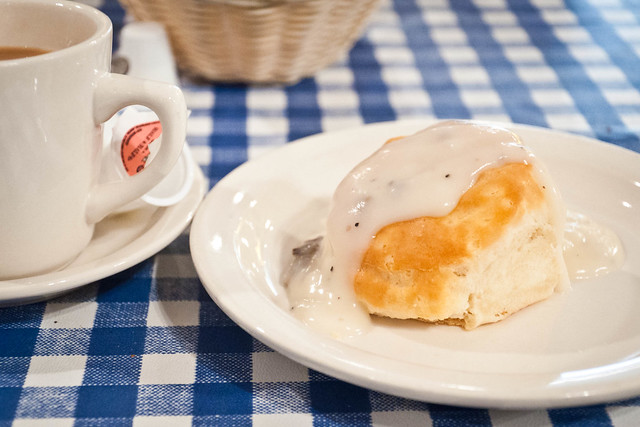 Biscuits n' Gravy at the Blue Plate Cafe in Memphis, TN | PopArtichoke