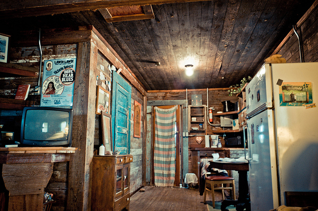 Inside the Crossroads Shack - The Shack Up Inn - Clarksdale, MS | PopArtichoke